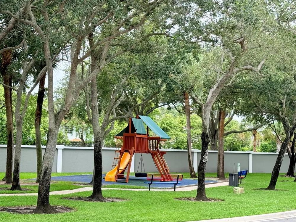 13219 NW 7TH Manor Plantation, FL 33325