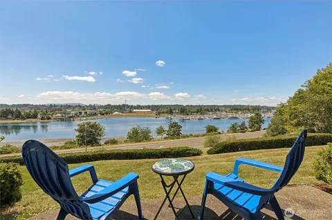920 East Bay Drive NE #2D-101