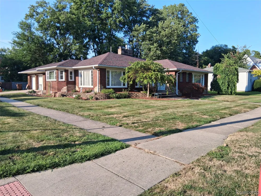 1460 Monroe Street Carleton Village, MI 48117