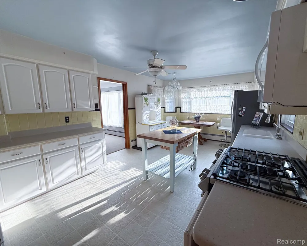 1460 Monroe Street Carleton Village, MI 48117