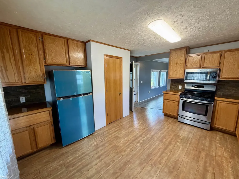 68 Clydesdale Street Mt Morris City, MI 48458