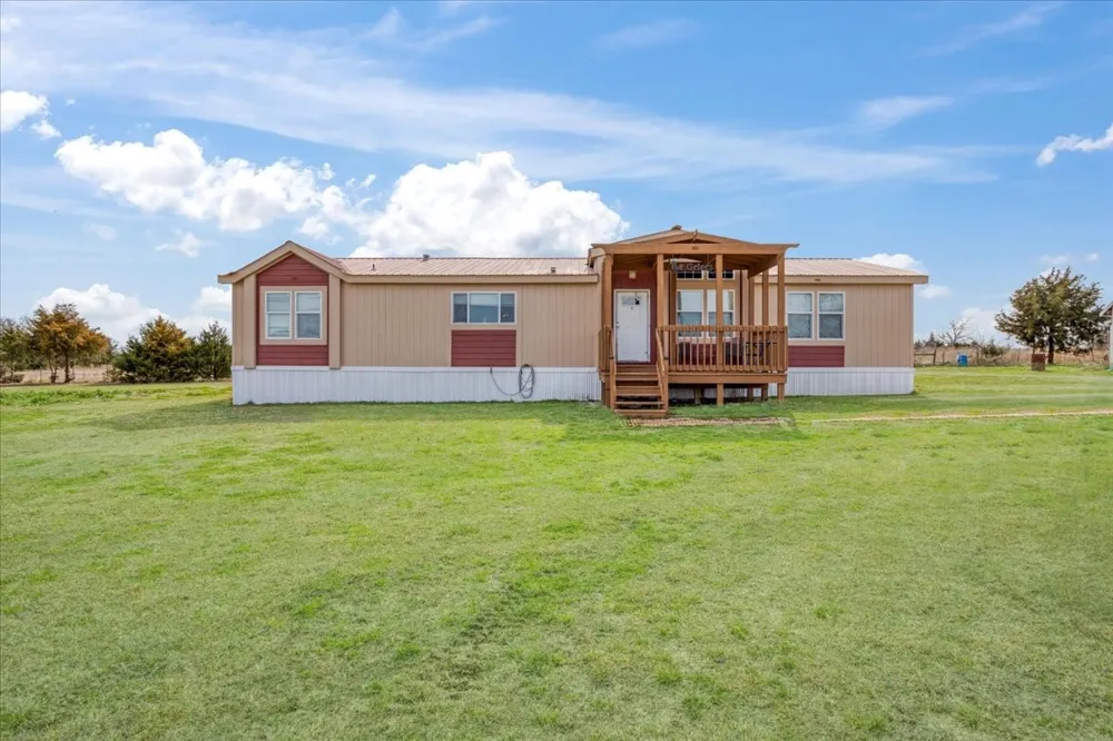 2035 FM-1566 Celeste, TX 75423