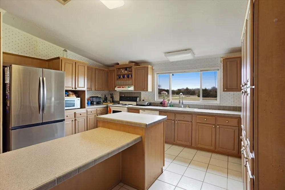 2035 FM-1566 Celeste, TX 75423