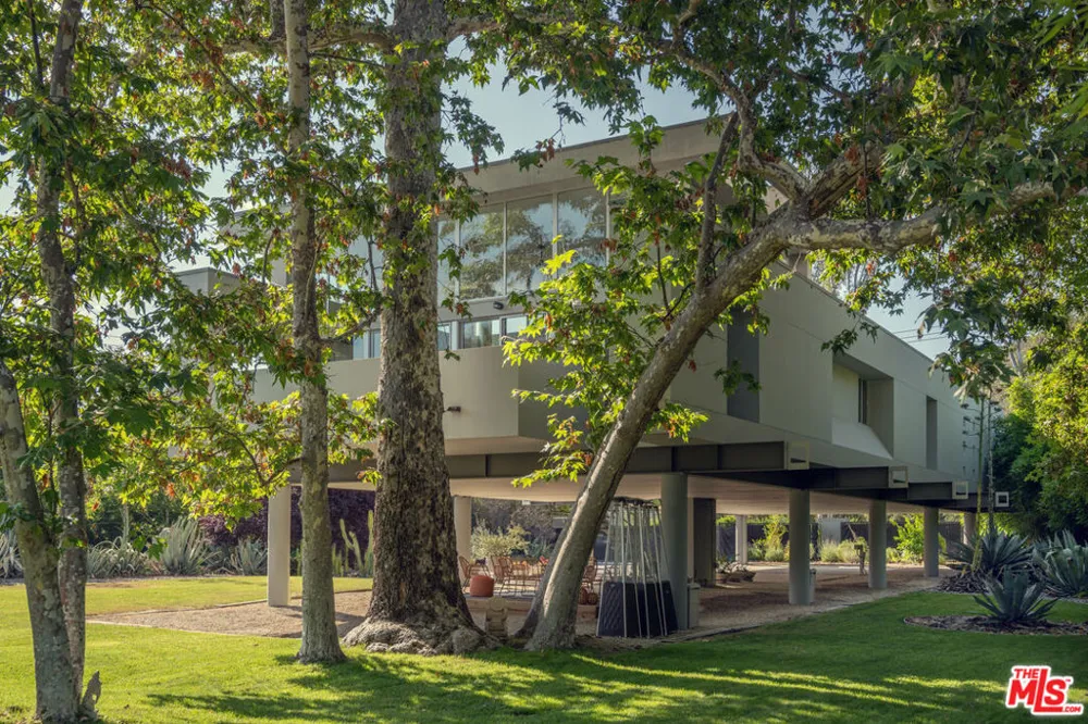 30047 Mulholland Highway Agoura Hills, CA 91301