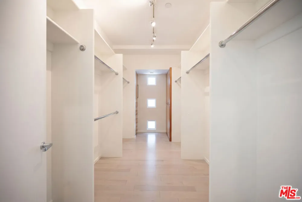 30047 Mulholland Highway Agoura Hills, CA 91301