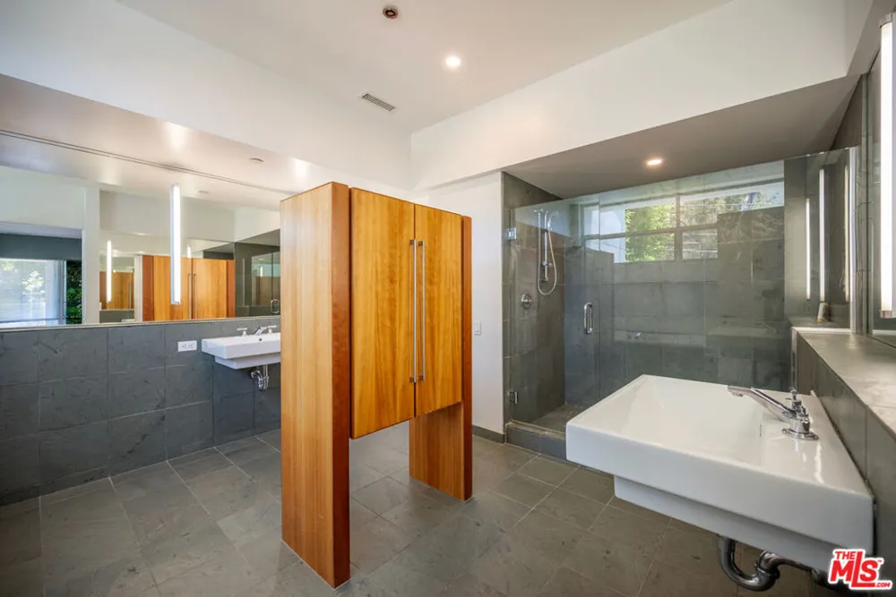30047 Mulholland Highway Agoura Hills, CA 91301