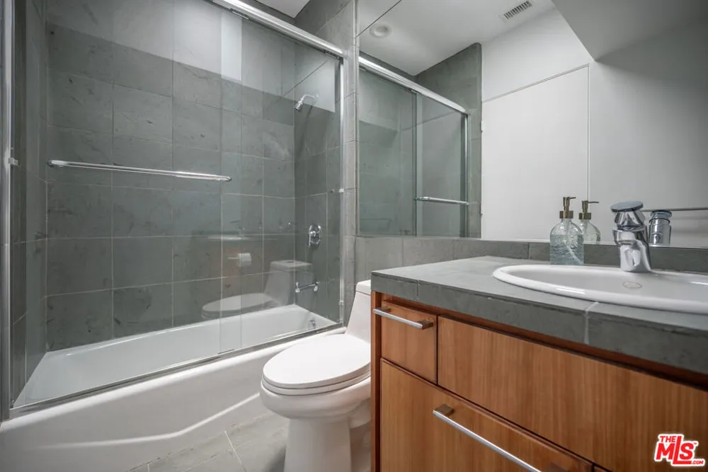 30047 Mulholland Highway Agoura Hills, CA 91301