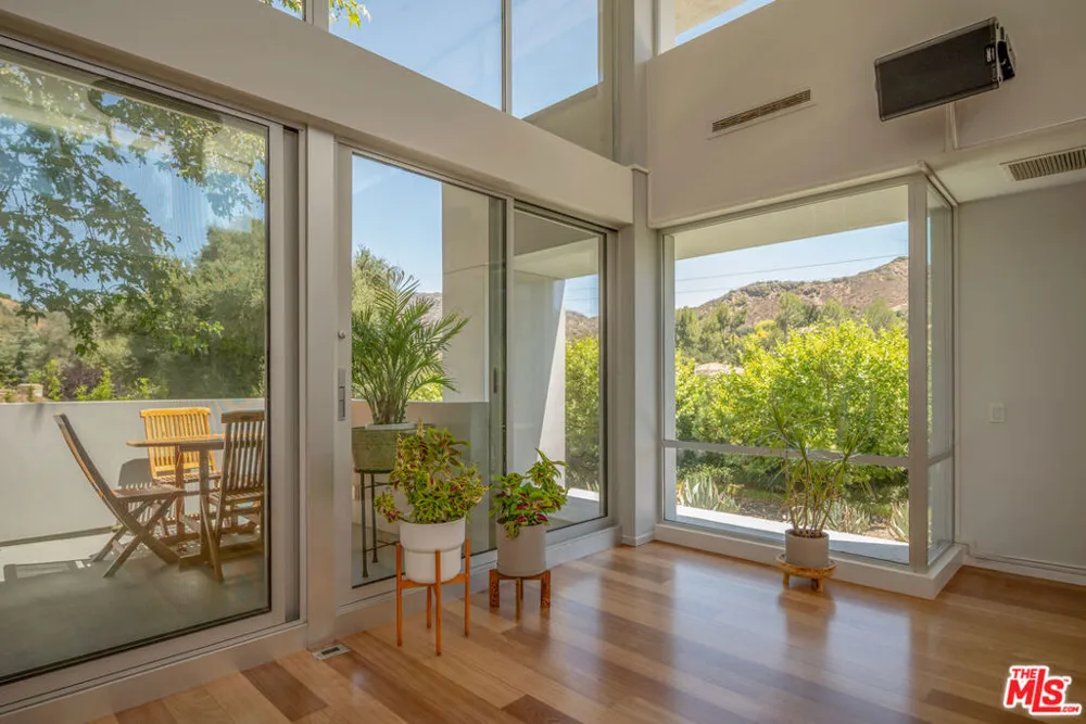 30047 Mulholland Highway Agoura Hills, CA 91301