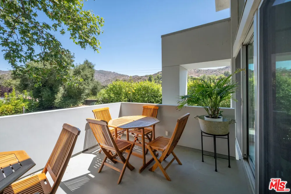 30047 Mulholland Highway Agoura Hills, CA 91301