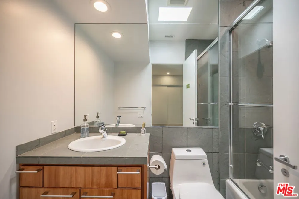 30047 Mulholland Highway Agoura Hills, CA 91301