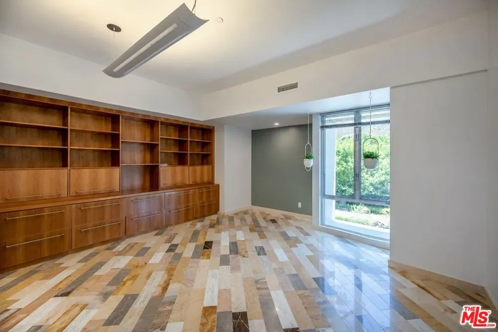 30047 Mulholland Highway Agoura Hills, CA 91301