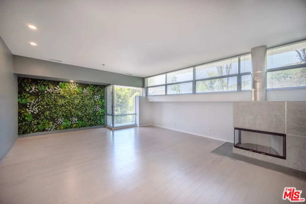 30047 Mulholland Highway Agoura Hills, CA 91301