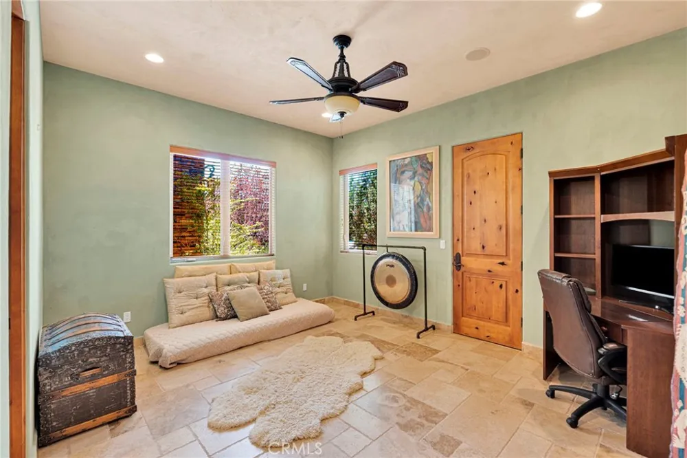 8323 Macron Oak Hills, CA 92344