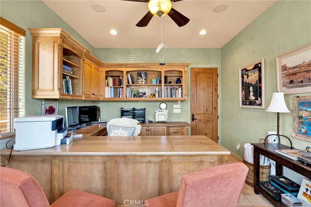 8323 Macron Oak Hills, CA 92344
