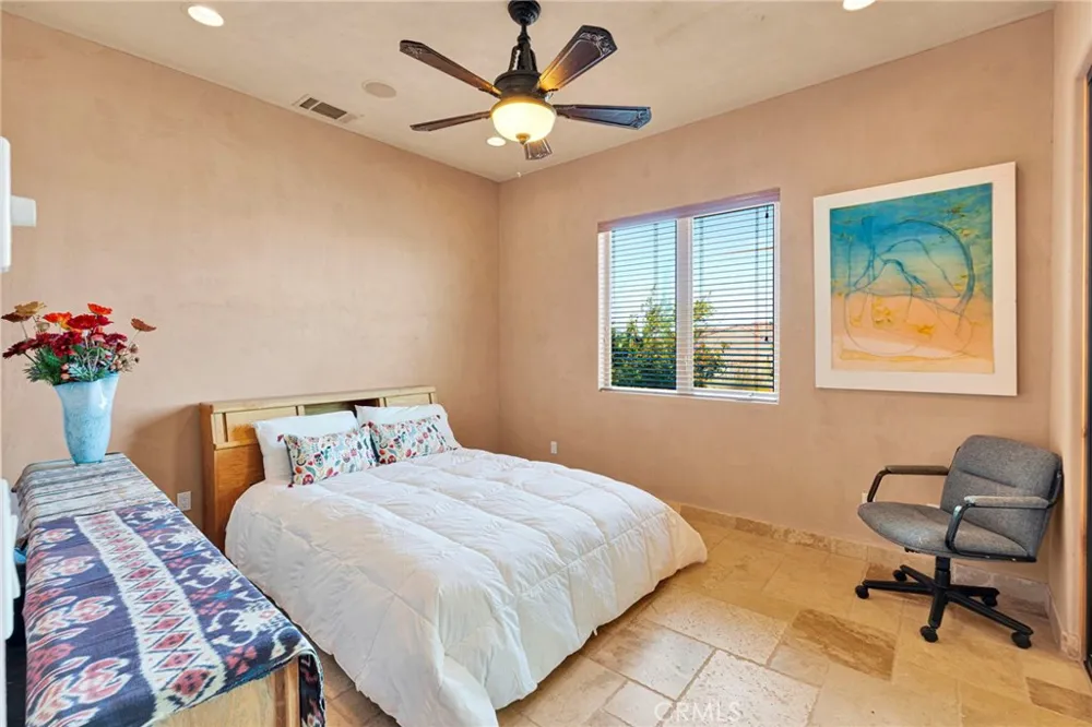 8323 Macron Oak Hills, CA 92344