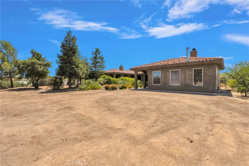 8323 Macron Oak Hills, CA 92344