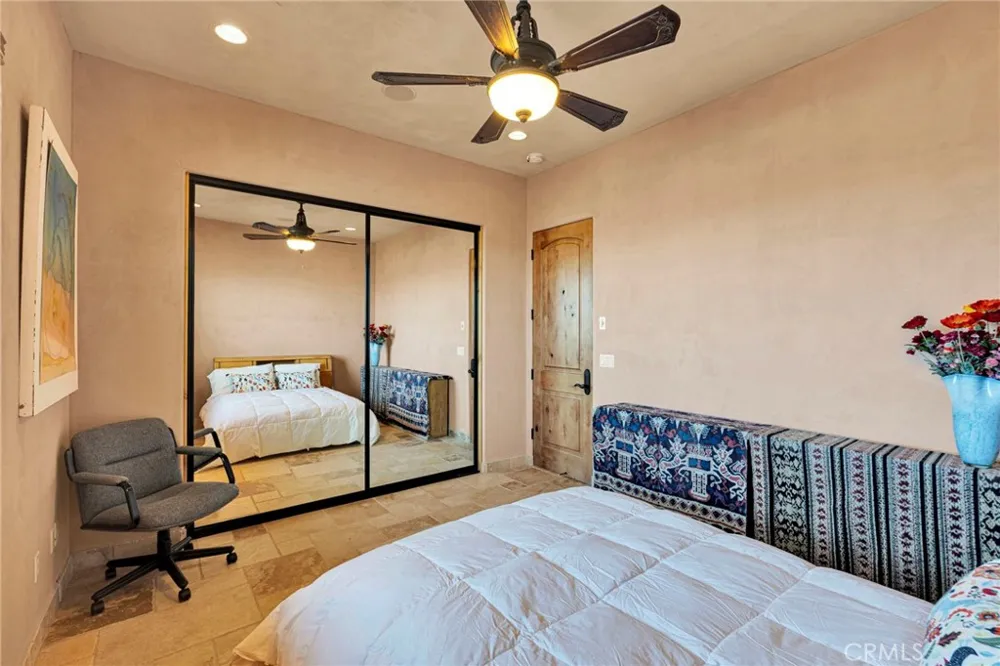 8323 Macron Oak Hills, CA 92344
