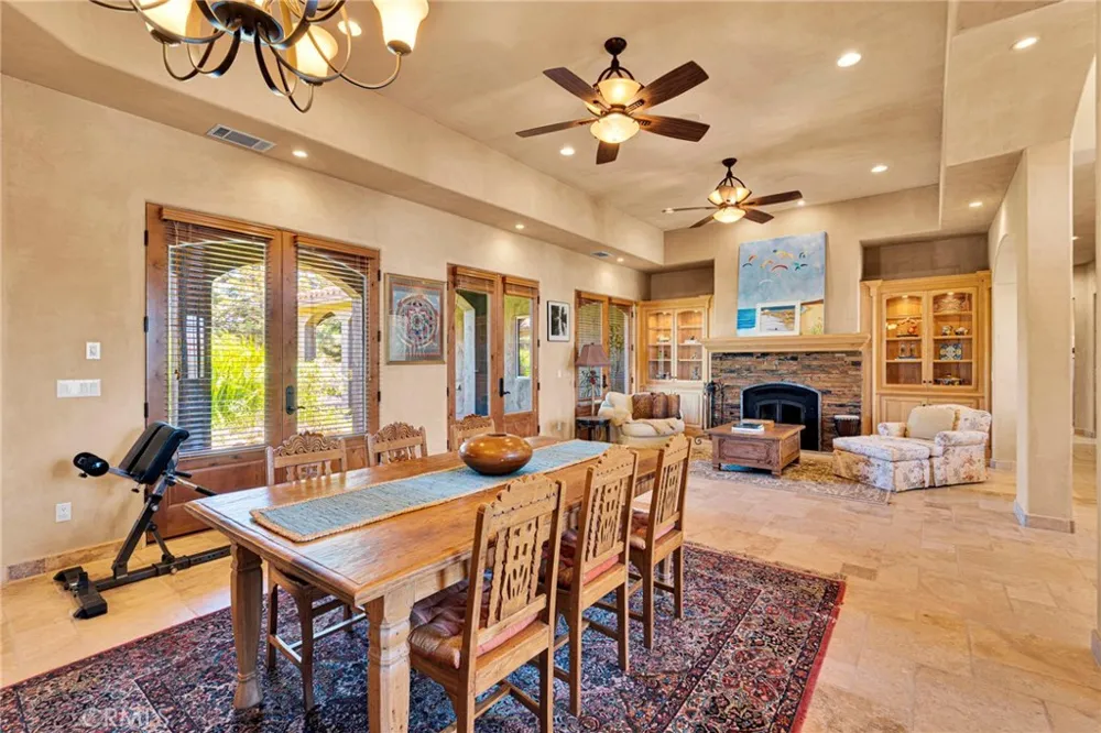 8323 Macron Oak Hills, CA 92344