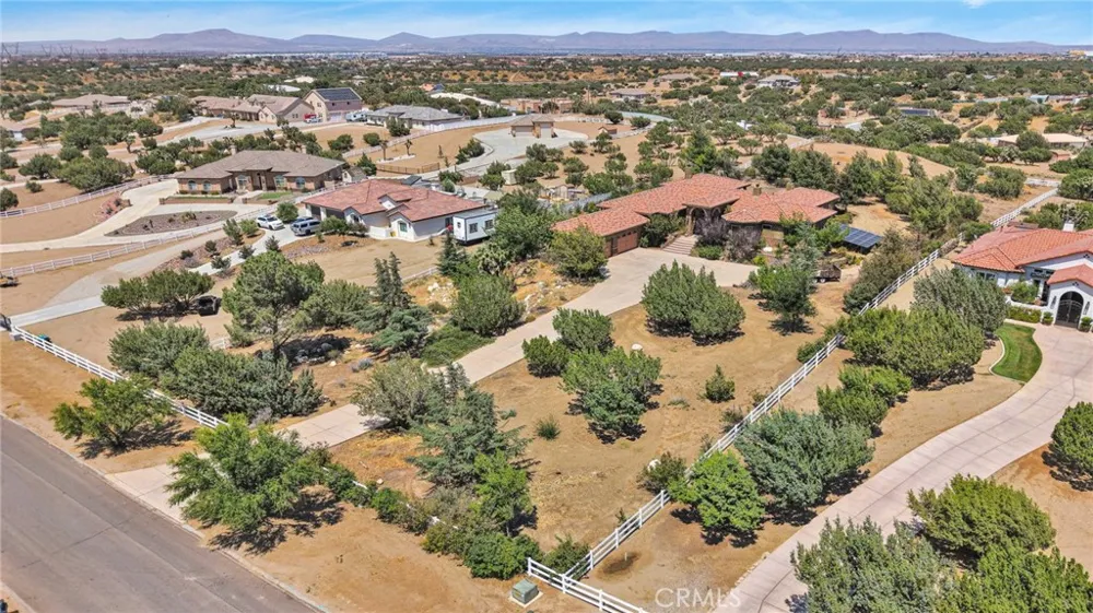 8323 Macron Oak Hills, CA 92344