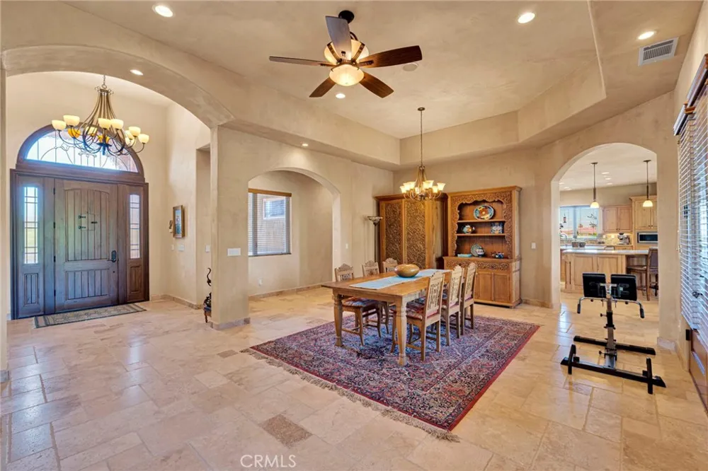 8323 Macron Oak Hills, CA 92344