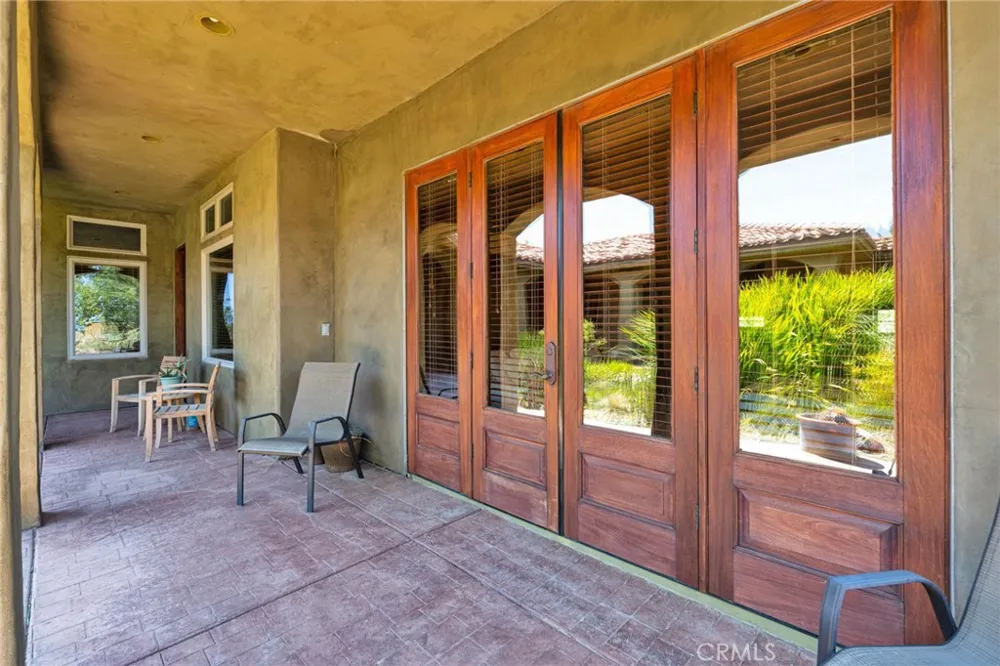 8323 Macron Oak Hills, CA 92344