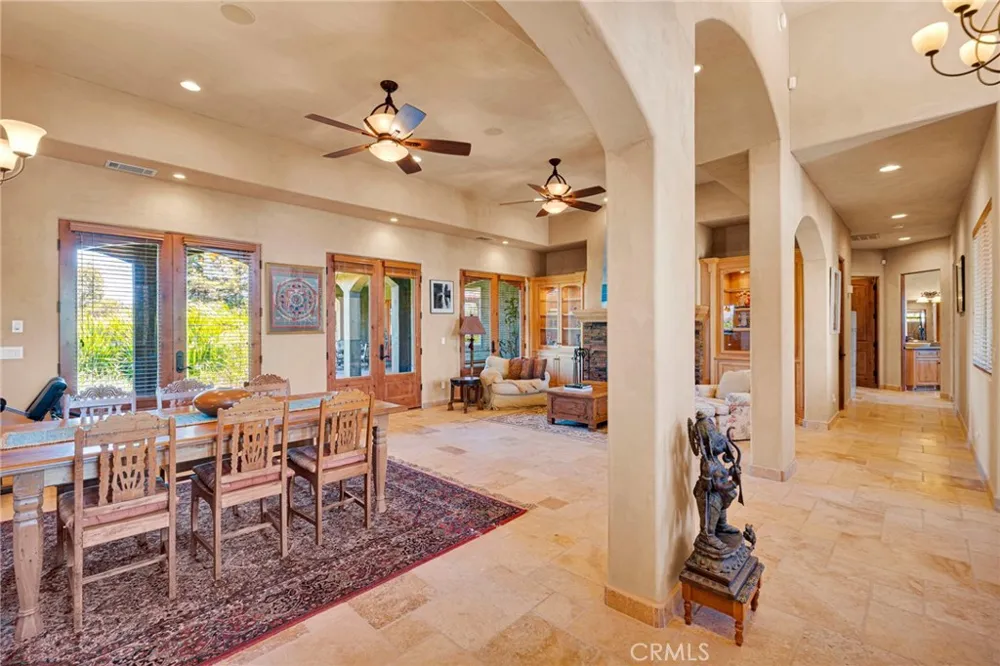 8323 Macron Oak Hills, CA 92344