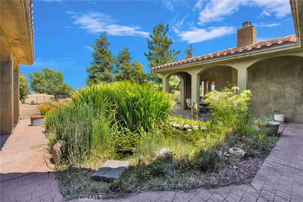 8323 Macron Oak Hills, CA 92344