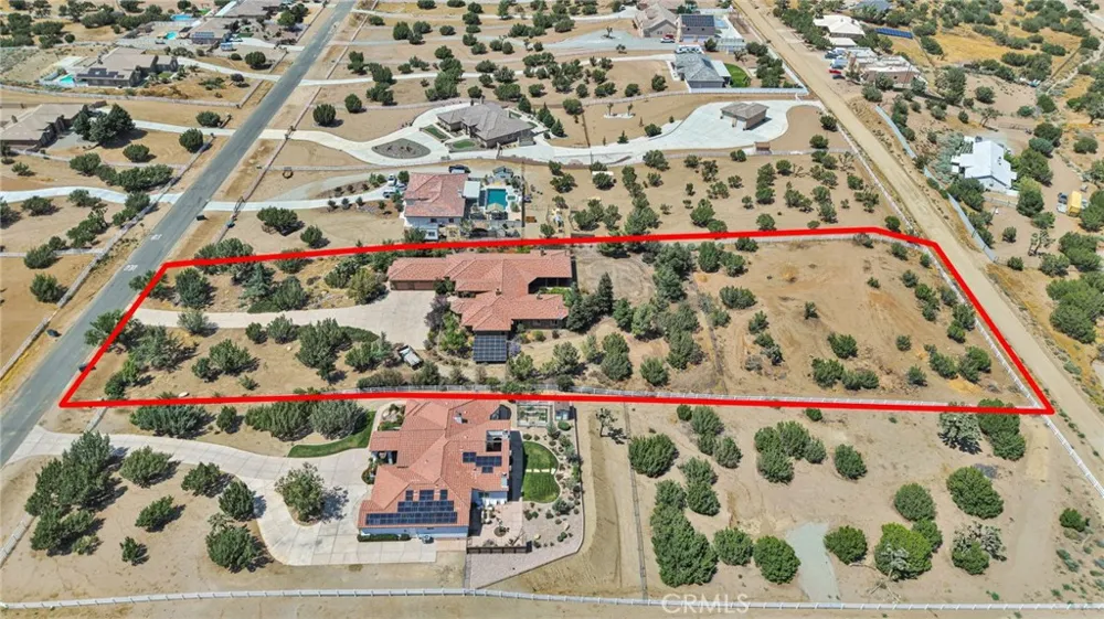 8323 Macron Oak Hills, CA 92344