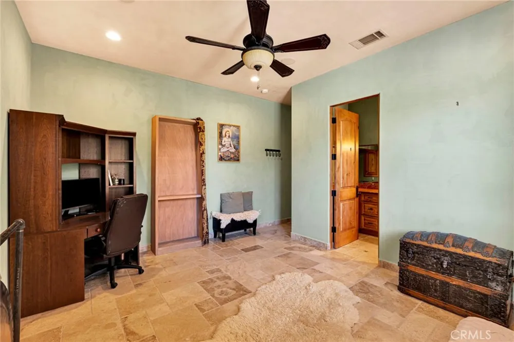8323 Macron Oak Hills, CA 92344