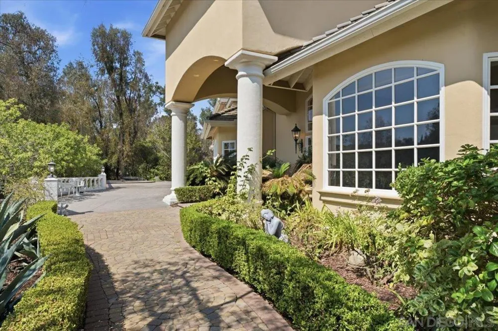 6150 Avenida Alteras Rancho Santa Fe, CA 92067