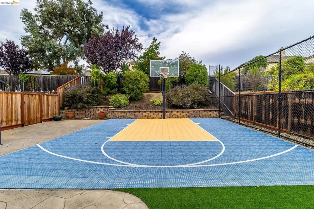 417 McAllister Drive Benicia, CA 94510