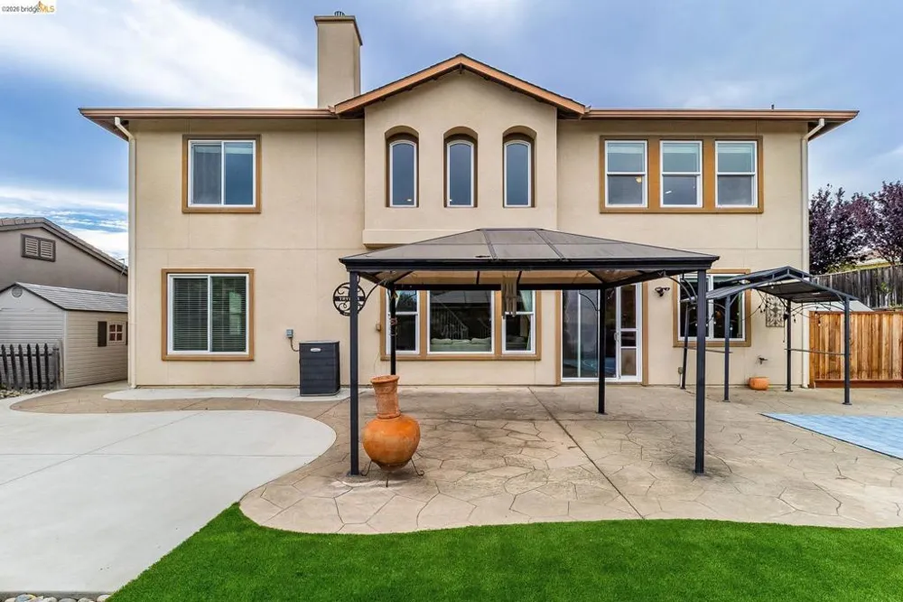 417 McAllister Drive Benicia, CA 94510