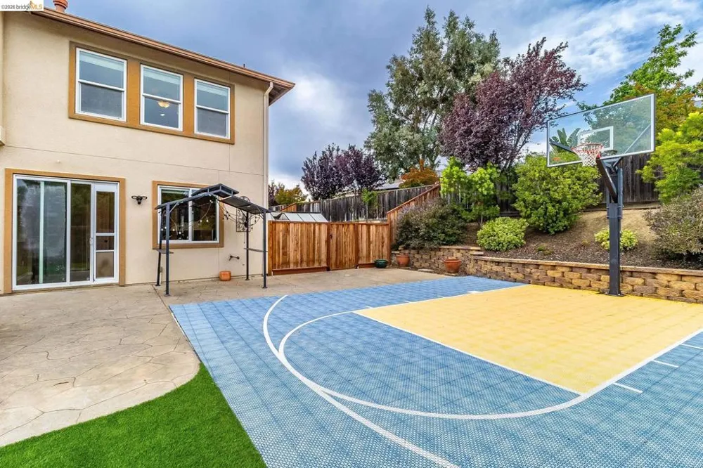 417 McAllister Drive Benicia, CA 94510