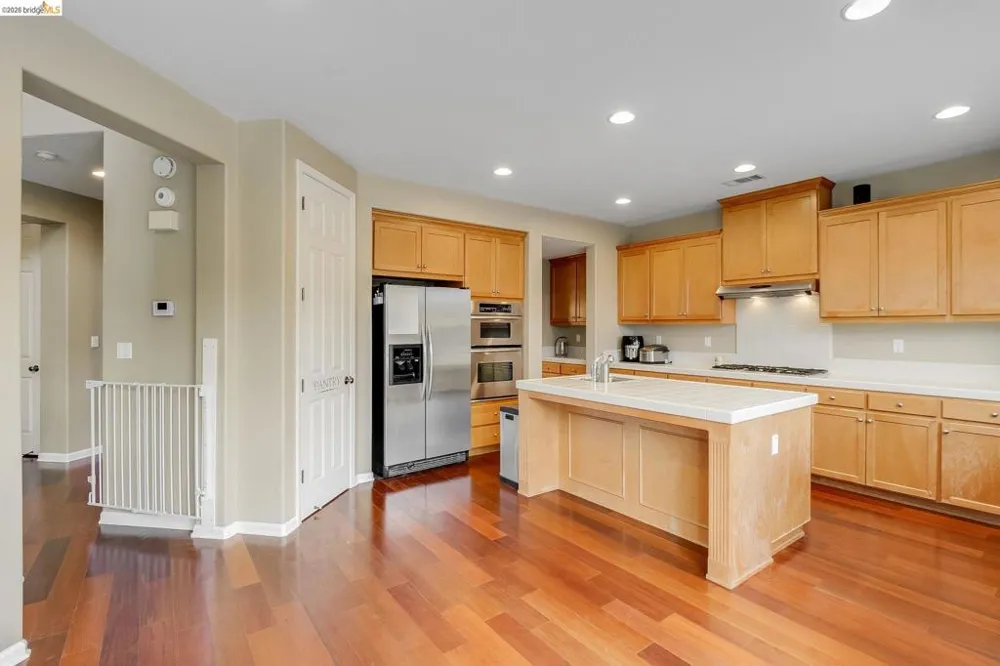 417 McAllister Drive Benicia, CA 94510