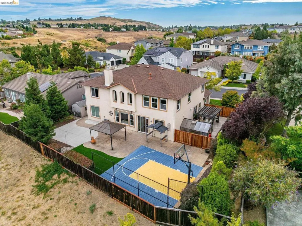 417 McAllister Drive Benicia, CA 94510