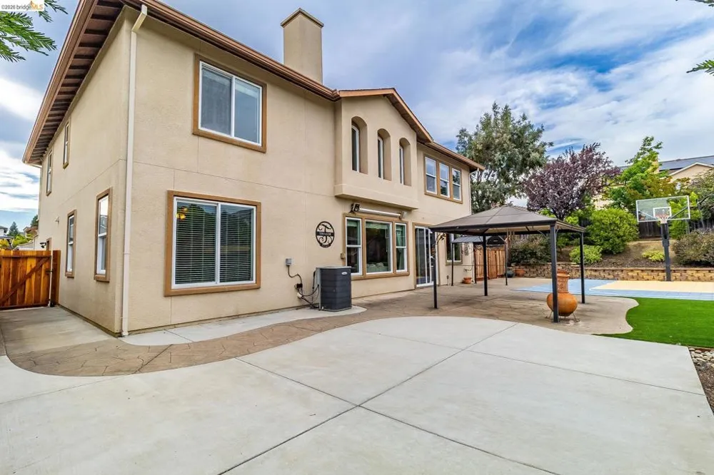 417 McAllister Drive Benicia, CA 94510