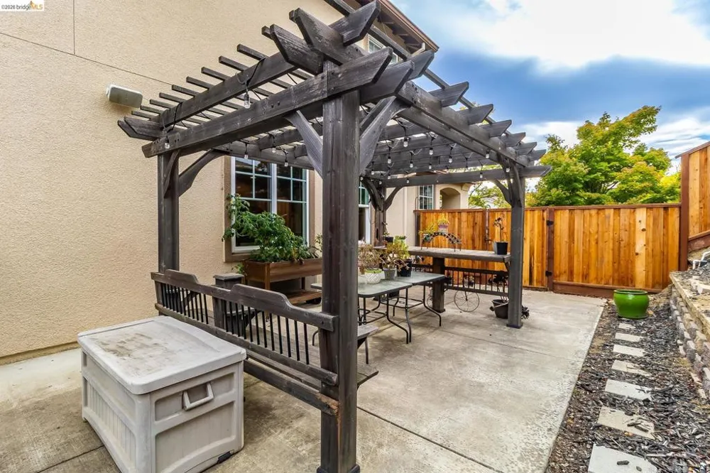 417 McAllister Drive Benicia, CA 94510