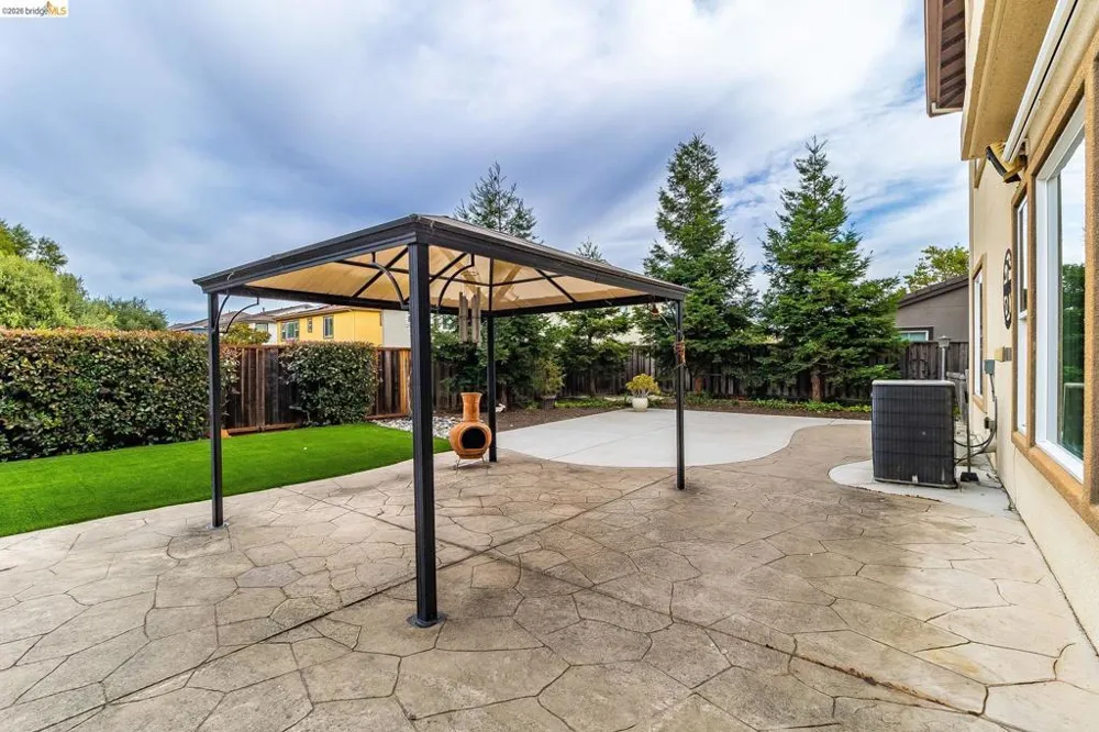 417 McAllister Drive Benicia, CA 94510