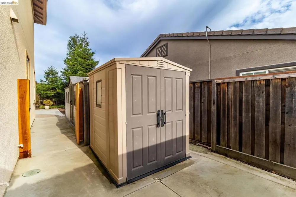 417 McAllister Drive Benicia, CA 94510