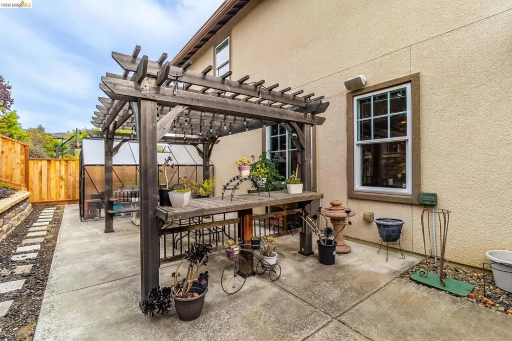 417 McAllister Drive Benicia, CA 94510