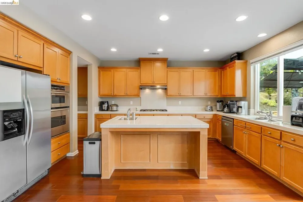 417 McAllister Drive Benicia, CA 94510