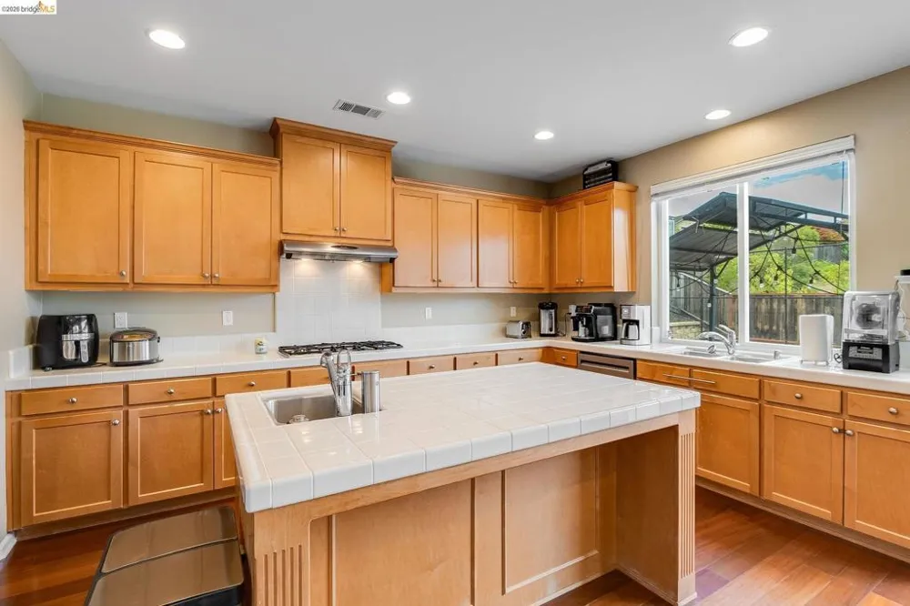 417 McAllister Drive Benicia, CA 94510