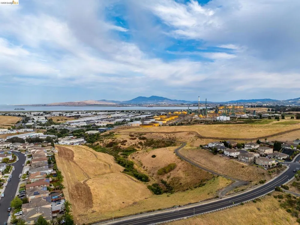 417 McAllister Drive Benicia, CA 94510