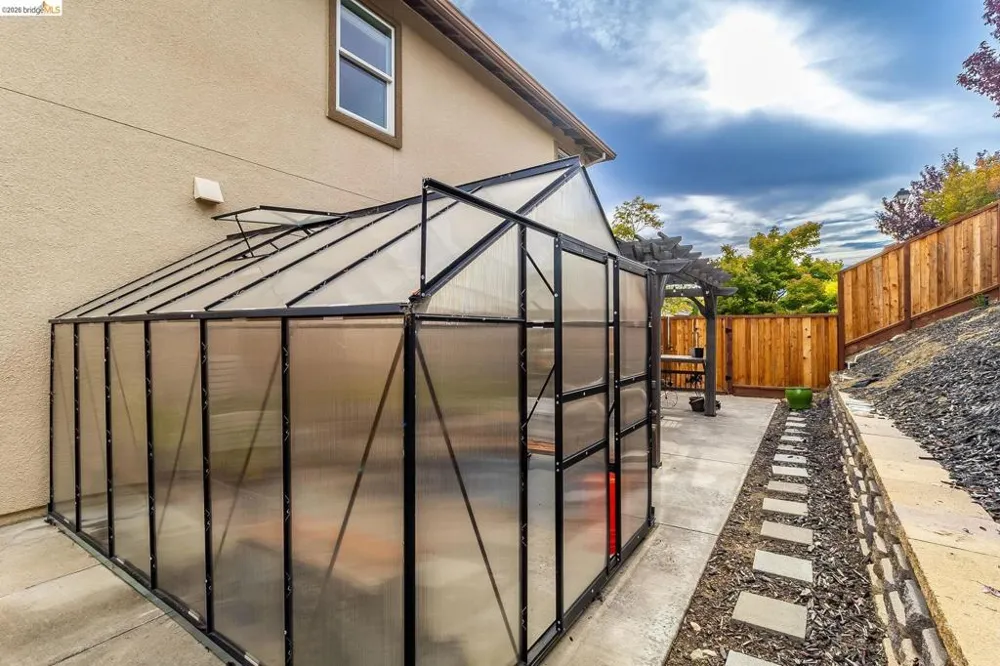 417 McAllister Drive Benicia, CA 94510
