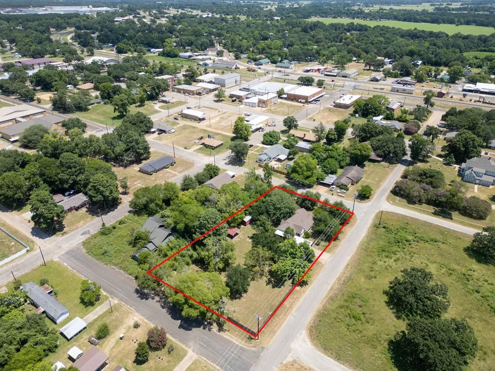 211 S Olive Street Grapeland, TX 75844