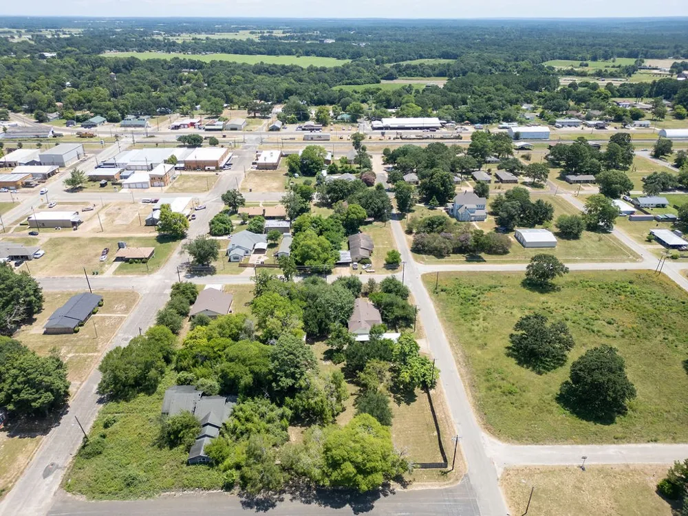211 S Olive Street Grapeland, TX 75844