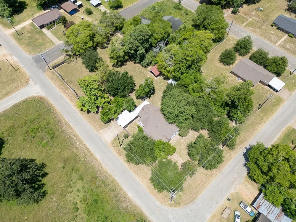 211 S Olive Street Grapeland, TX 75844