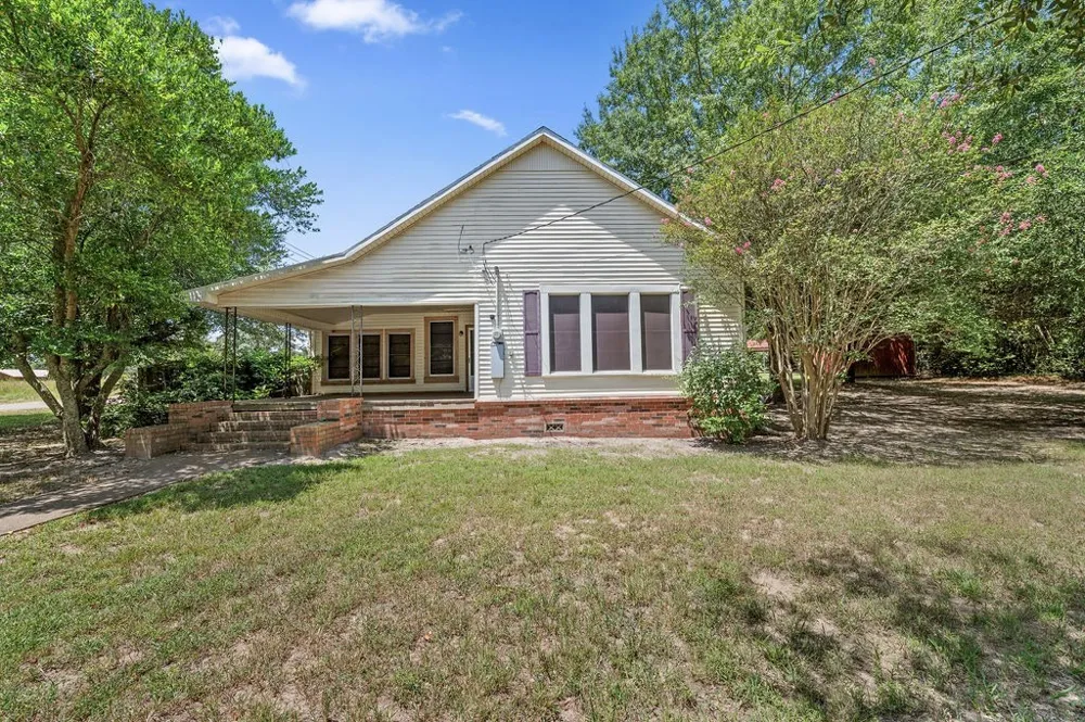 211 S Olive Street Grapeland, TX 75844