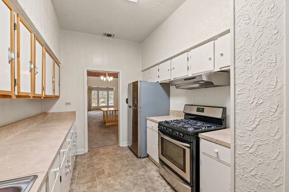 211 S Olive Street Grapeland, TX 75844