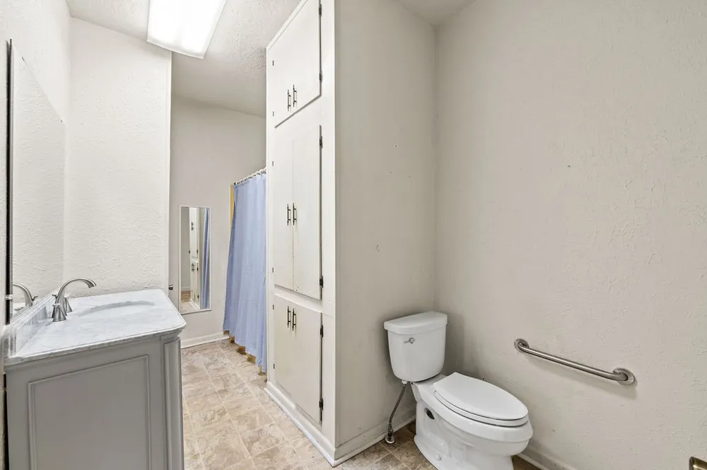 211 S Olive Street Grapeland, TX 75844